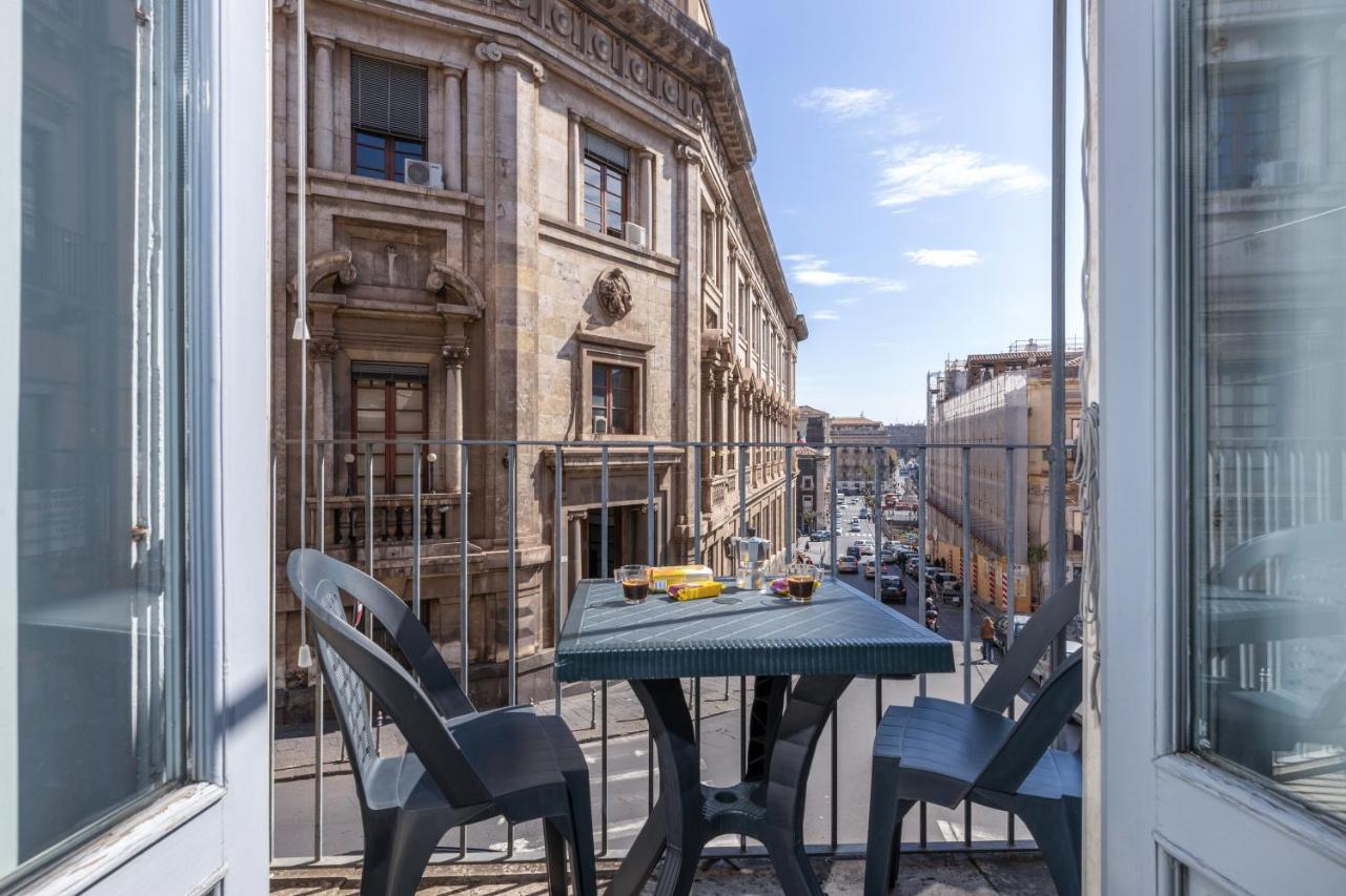 La Casa Di Carta In Piazza Stesicoro Apartment Catania Luaran gambar