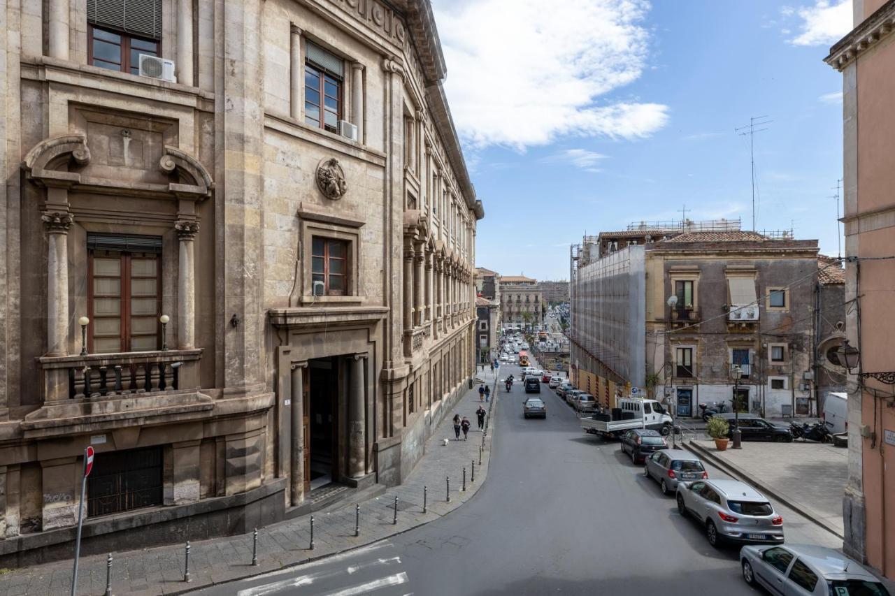 La Casa Di Carta In Piazza Stesicoro Apartment Catania Luaran gambar