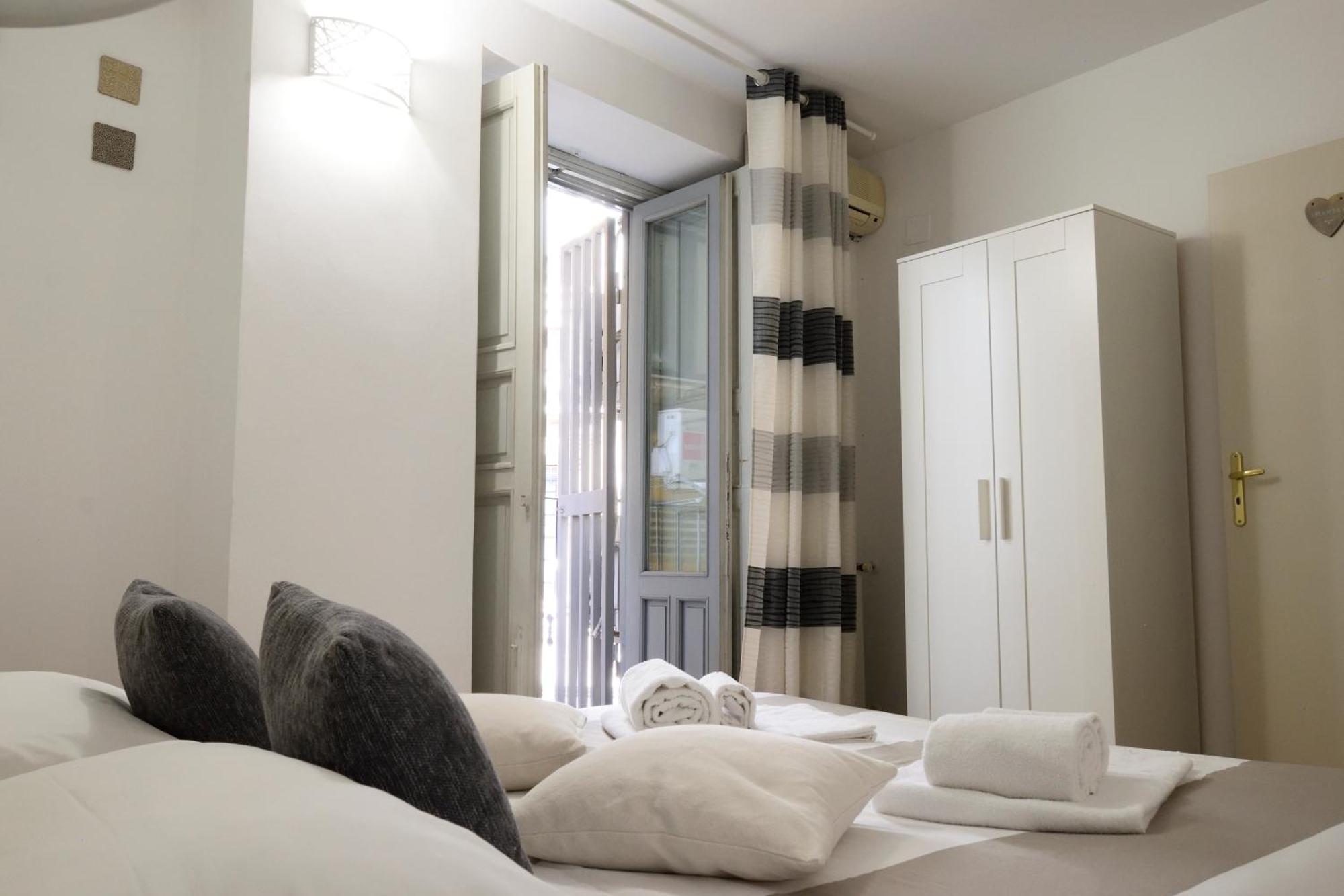 La Casa Di Carta In Piazza Stesicoro Apartment Catania Luaran gambar